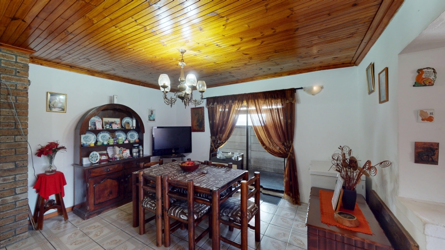 4 Bedroom Property for Sale in Gustrouw Western Cape